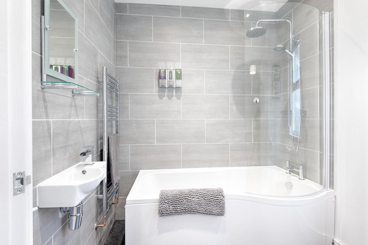 Large Green Garden, 4 Bedrooms, Sleeps 8 Swansea Exterior photo