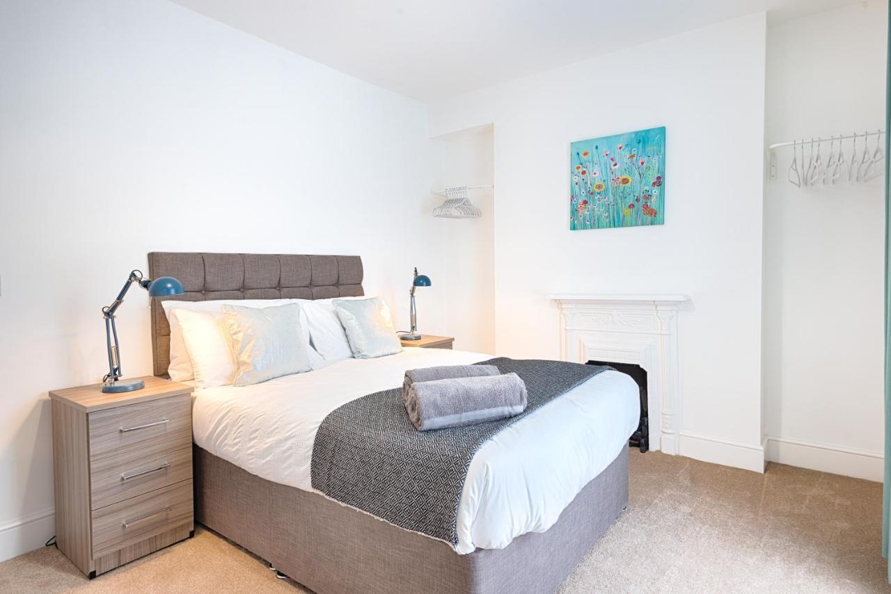 Large Green Garden, 4 Bedrooms, Sleeps 8 Swansea Exterior photo